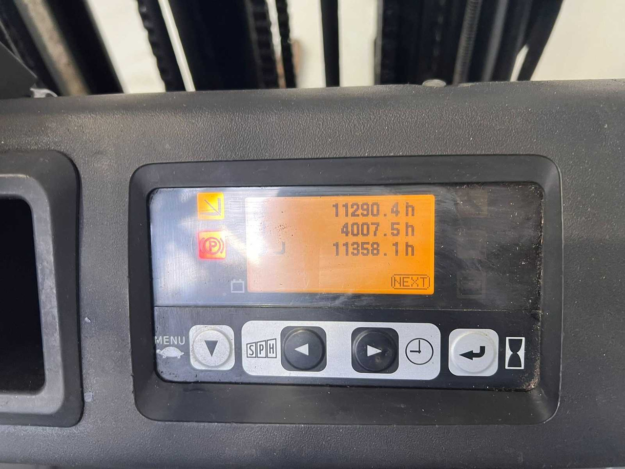 TOYOTA - 2015 - 8FBET15 - FORKLIFT TRIPLEX - FREE-LIFT - SIDE-SHIFT - رافعة شوكية: صور 4 TOYOTA - 2015 - 8FBET15 - FORKLIFT TRIPLEX - FREE-LIFT - SIDE-SHIFT - رافعة شوكية: صور 4