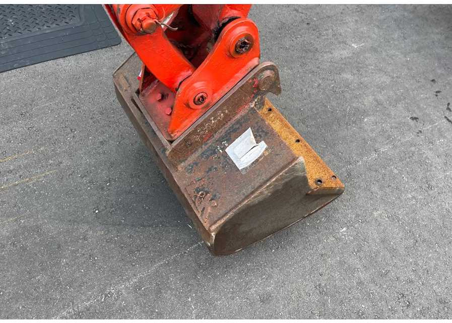 Takeuchi TB016 Hybrid - حفارة مصغرة: صور 4 Takeuchi TB016 Hybrid - حفارة مصغرة: صور 4