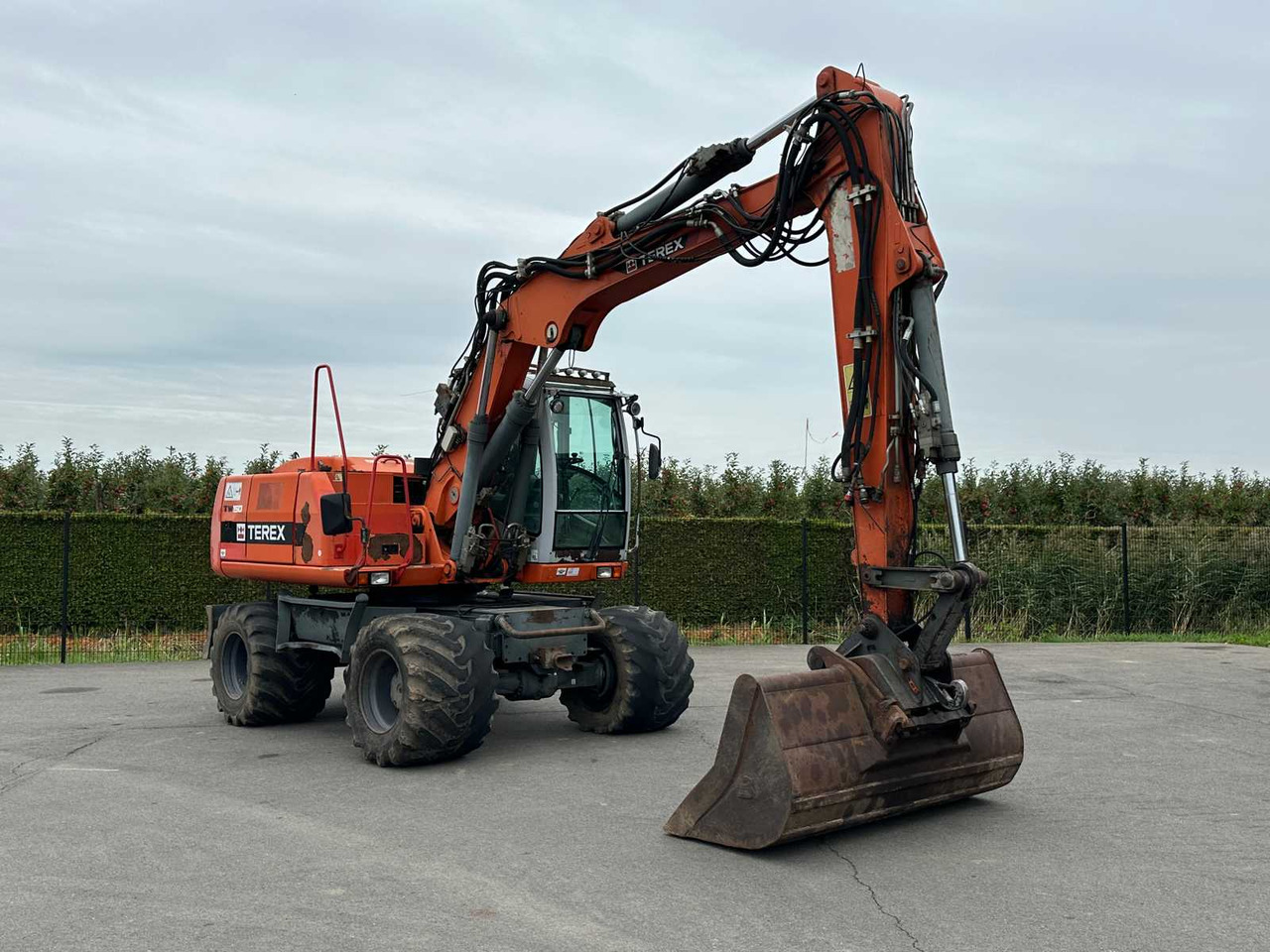 Terex TW150 - حفارة على عجلات: صور 1 Terex TW150 - حفارة على عجلات: صور 1