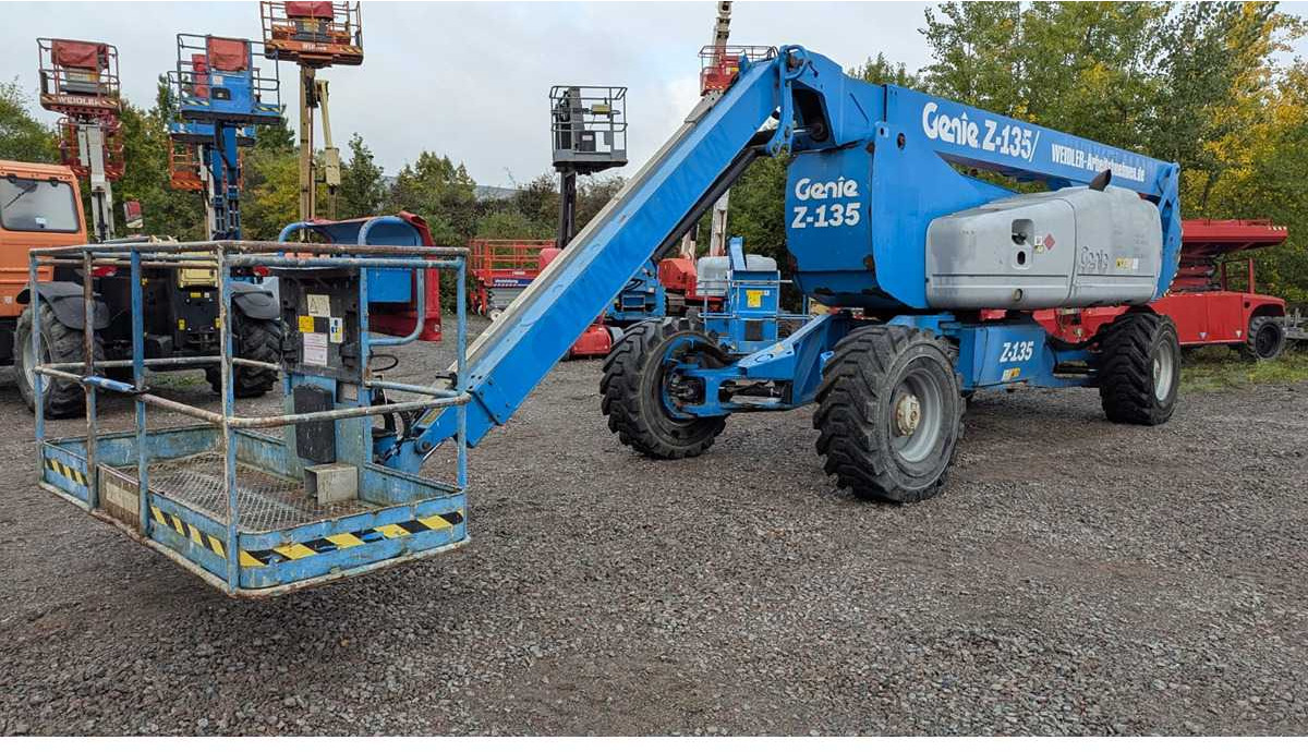 Terex Z135 - منصات هيدروليكية متنقلة: صور 1 Terex Z135 - منصات هيدروليكية متنقلة: صور 1