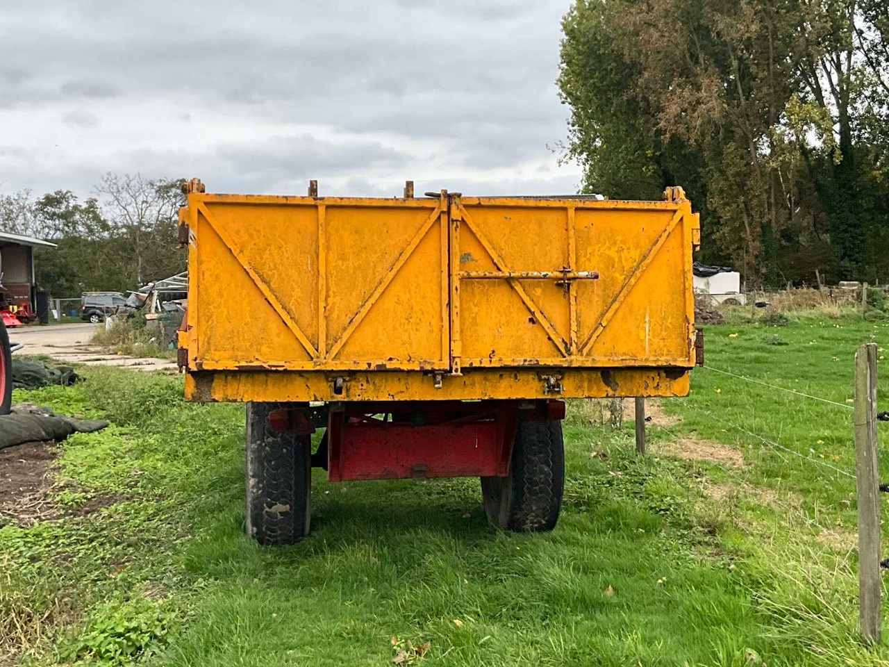 Tipping trailer 9ton - قلابة مقطورة الزراعية: صور 4 Tipping trailer 9ton - قلابة مقطورة الزراعية: صور 4