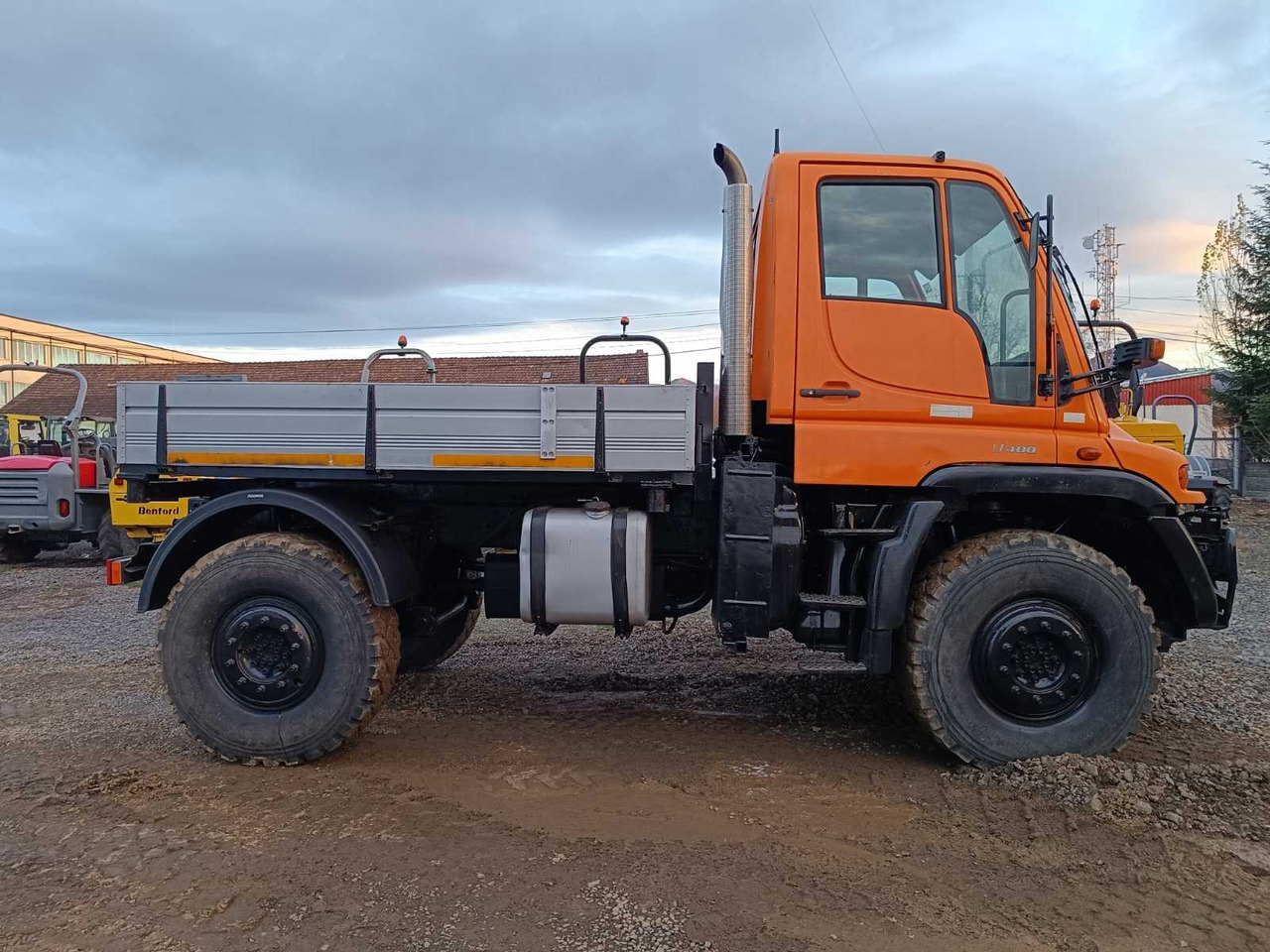 UNIMOG - U 400 - TRUCK - 2001 - شاحنة: صور 5 UNIMOG - U 400 - TRUCK - 2001 - شاحنة: صور 5
