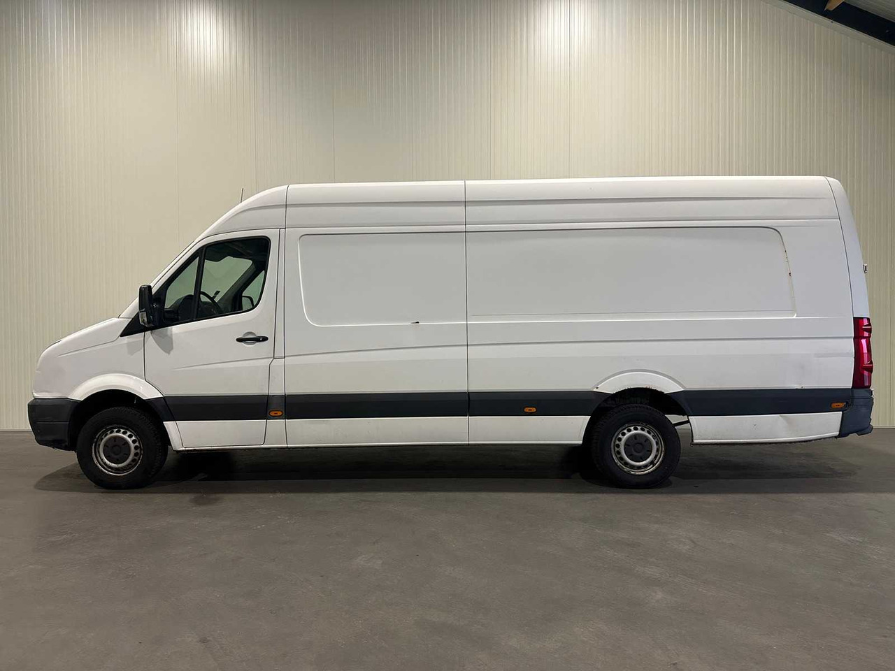 VOLKSWAGEN CRAFTER 46 2.5 TDI L3 VL-256-R - الشاحنات الصغيرة: صور 2 VOLKSWAGEN CRAFTER 46 2.5 TDI L3 VL-256-R - الشاحنات الصغيرة: صور 2
