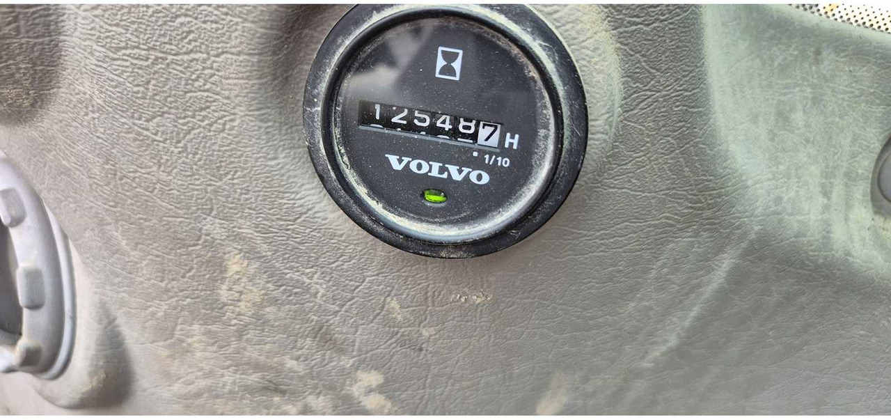 Volvo Construction Equipment EW140C - حفارة على عجلات: صور 5 Volvo Construction Equipment EW140C - حفارة على عجلات: صور 5