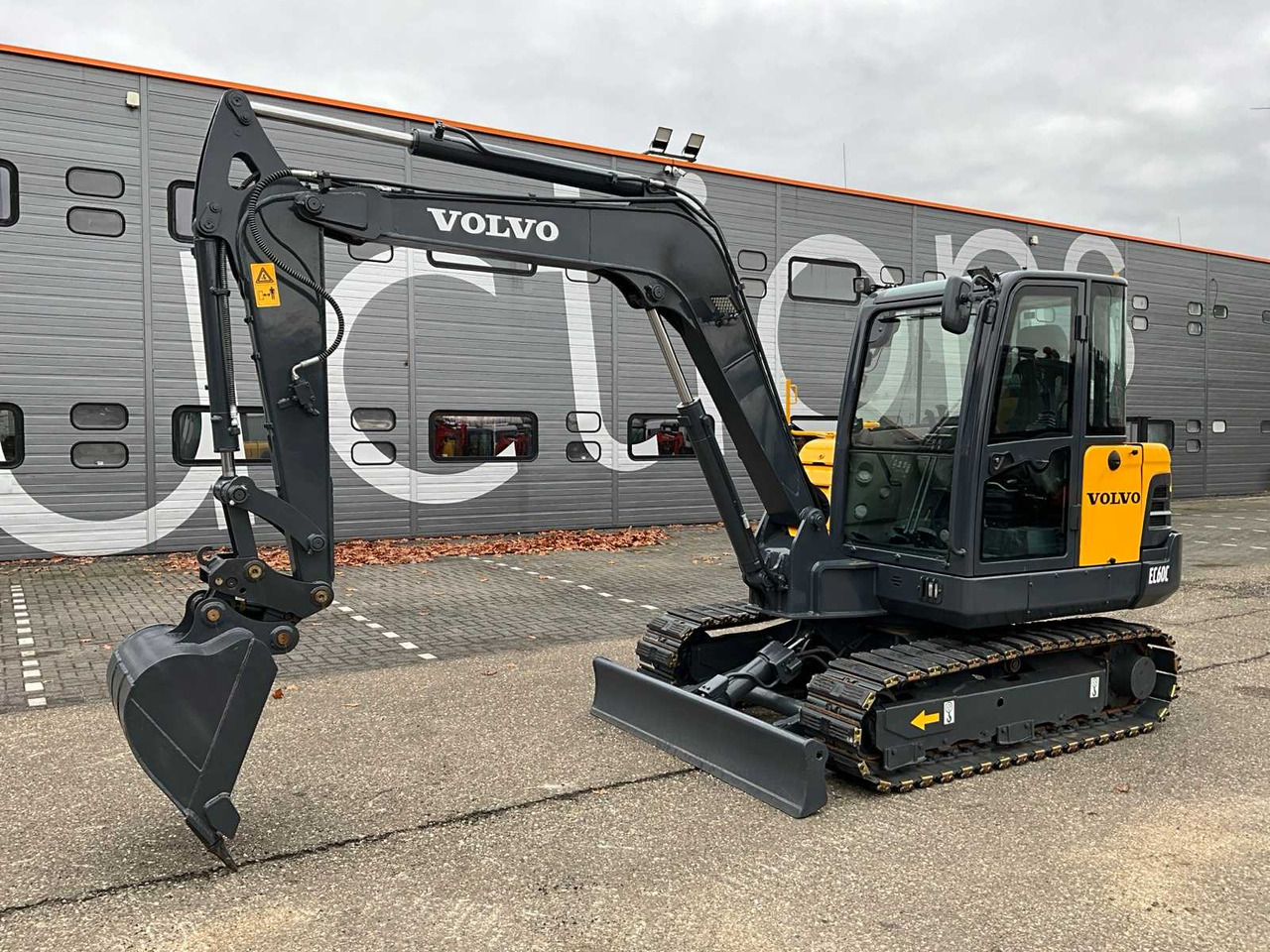 Volvo EC60C - حفارات زحافة: صور 1 Volvo EC60C - حفارات زحافة: صور 1