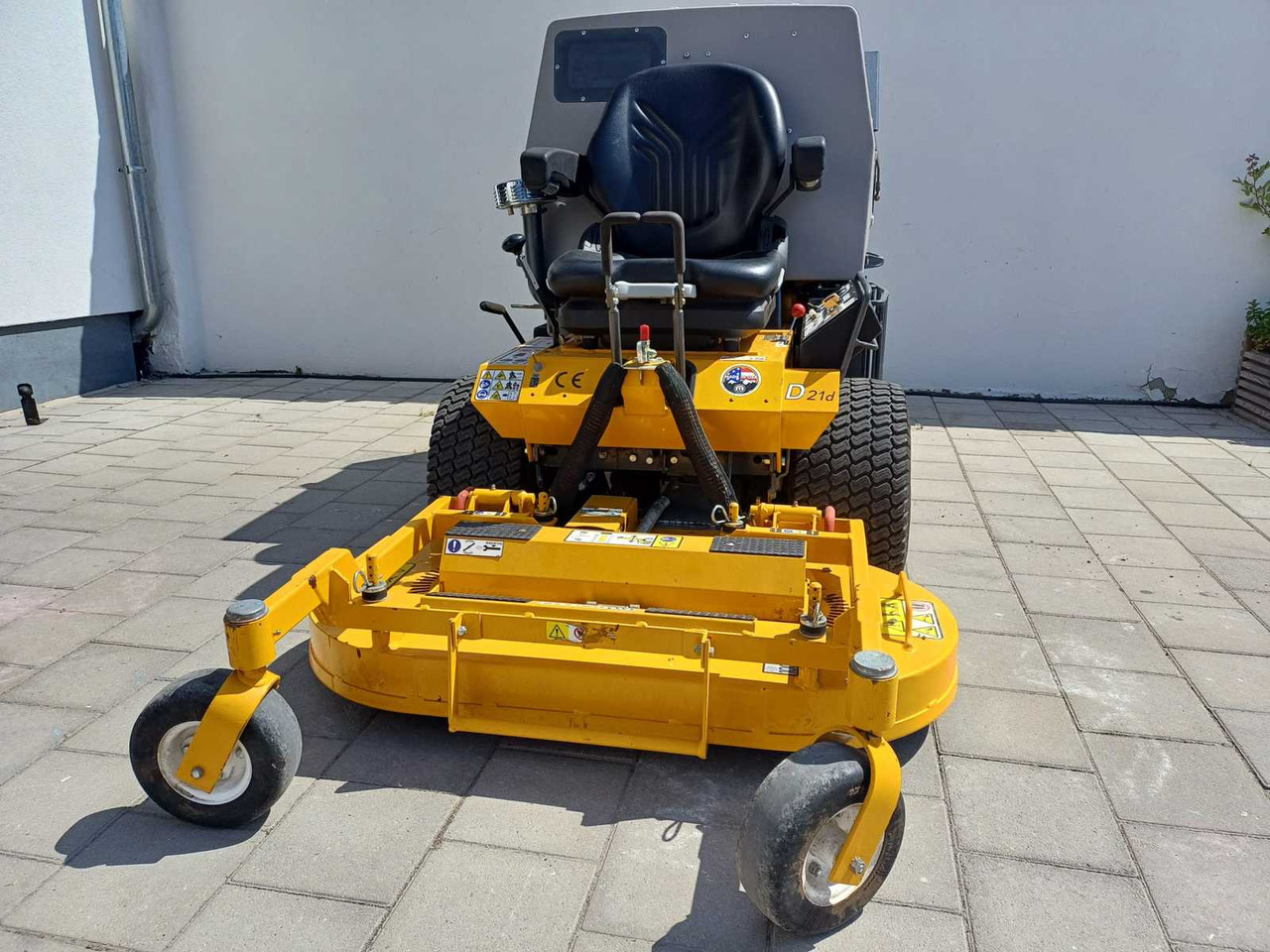 Walker D21D - جزازة المروج: صور 5 Walker D21D - جزازة المروج: صور 5