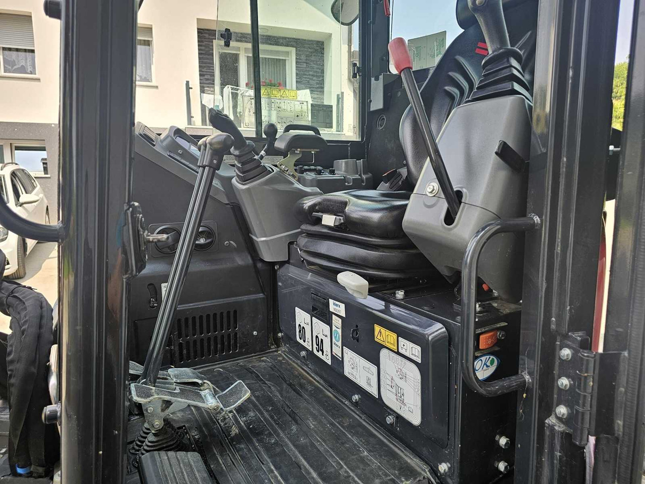 YANMAR VIO50-6B - حفارة مصغرة: صور 5 YANMAR VIO50-6B - حفارة مصغرة: صور 5