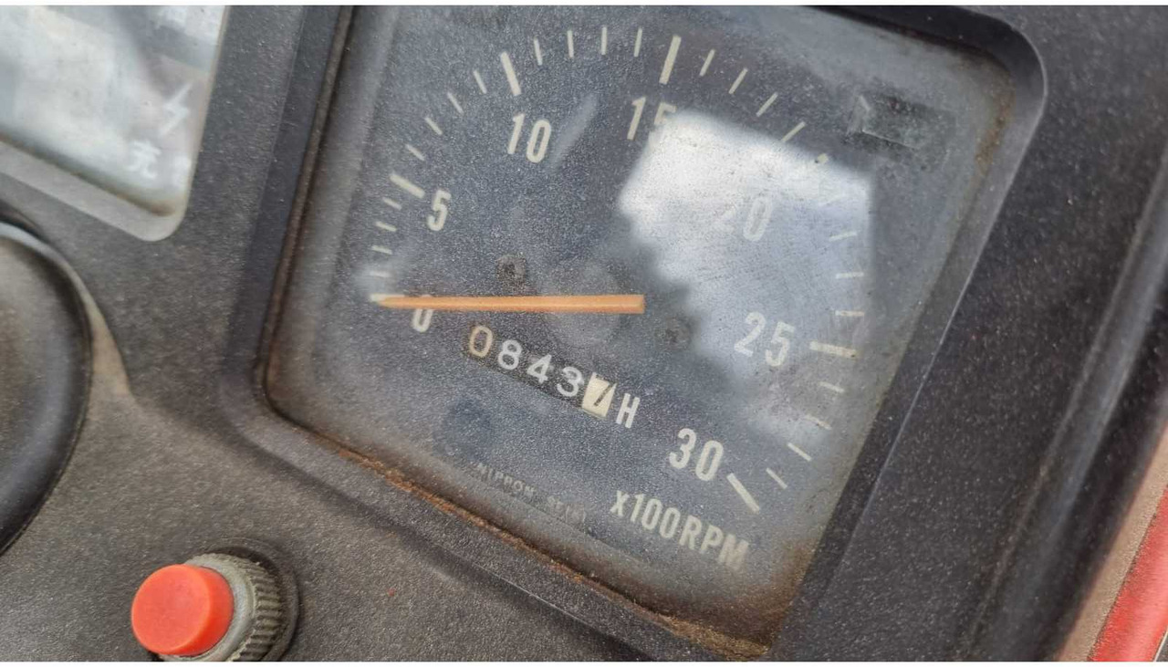جرار صغير Yanmar YM1610D: صور 19