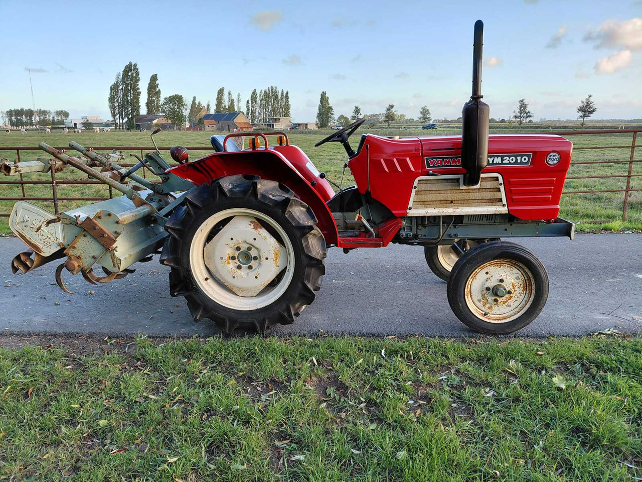 Yanmar YM2010 - جرار صغير: صور 3 Yanmar YM2010 - جرار صغير: صور 3