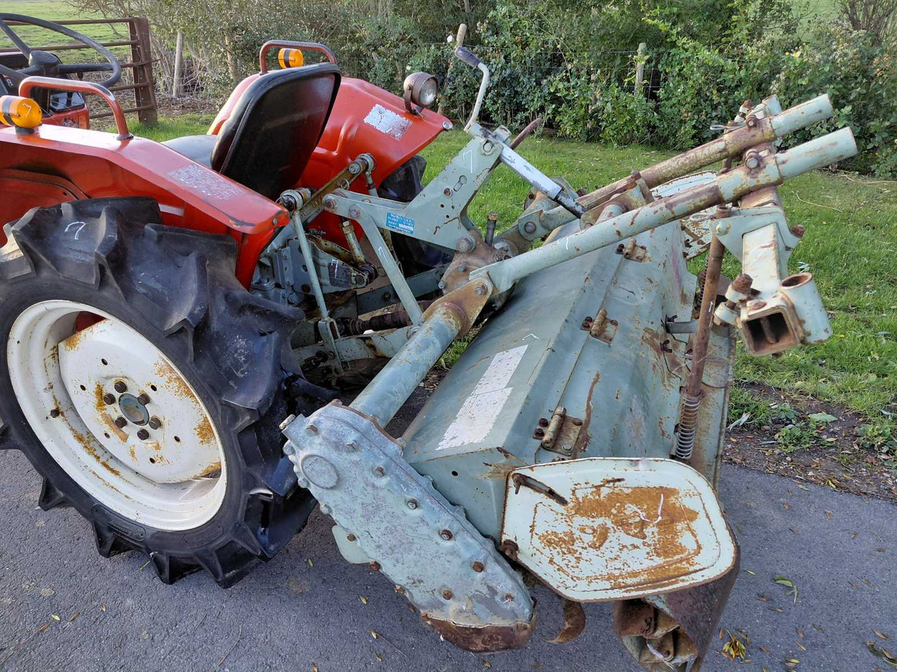 Yanmar YM2010 - جرار صغير: صور 5 Yanmar YM2010 - جرار صغير: صور 5