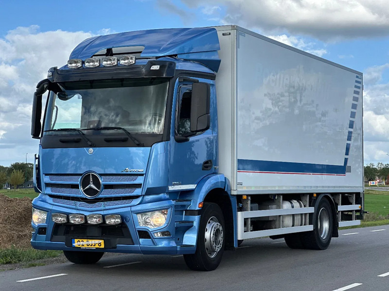 Mercedes-Benz Antos ANTOS 1924L EURO6. 2017. Geisoleerde opbouw 610x244x238 - مبردة شاحنة: صور 1 Mercedes-Benz Antos ANTOS 1924L EURO6. 2017. Geisoleerde opbouw 610x244x238 - مبردة شاحنة: صور 1