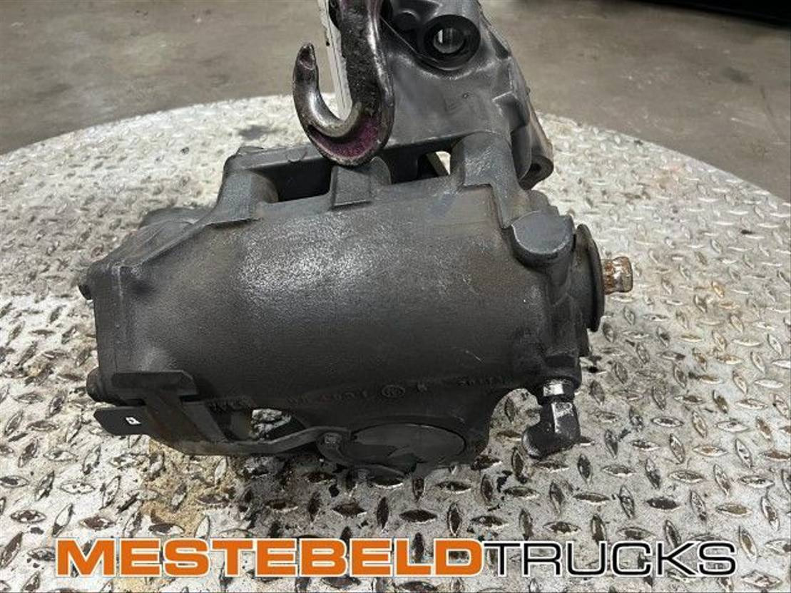 Mercedes-Benz Stuurhuis - قيادة السيارة - شاحنة: صور 1 Mercedes-Benz Stuurhuis - قيادة السيارة - شاحنة: صور 1