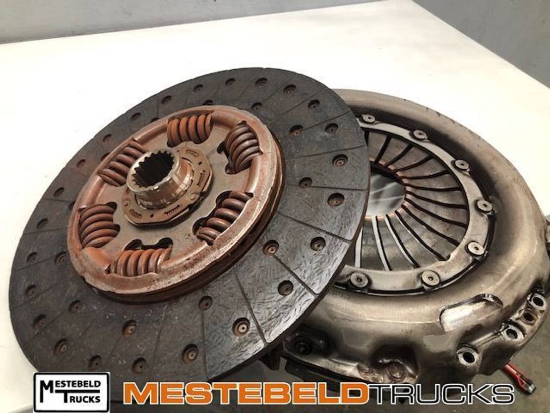 Mercedes-Benz Stuurstang - قيادة السيارة - شاحنة: صور 1 Mercedes-Benz Stuurstang - قيادة السيارة - شاحنة: صور 1