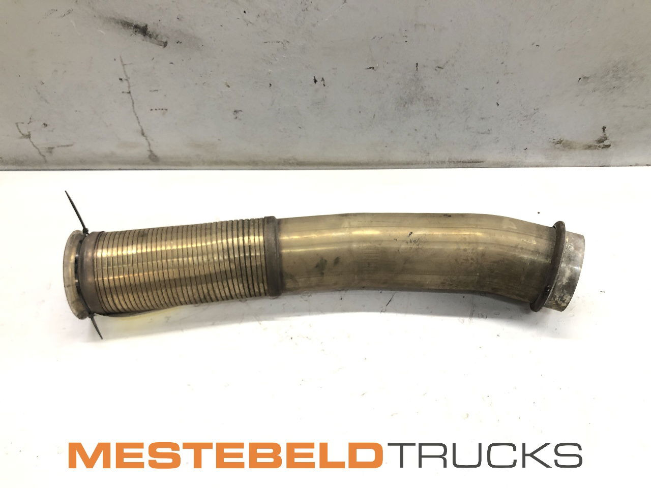 Mercedes-Benz Uitlaatpijp flexibel - نظام العادم - شاحنة: صور 1 Mercedes-Benz Uitlaatpijp flexibel - نظام العادم - شاحنة: صور 1