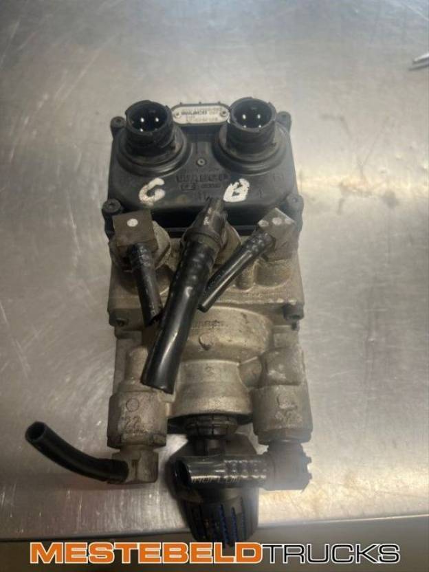 Mercedes-Benz Voetremklep - أجزاء الفرامل - شاحنة: صور 1 Mercedes-Benz Voetremklep - أجزاء الفرامل - شاحنة: صور 1