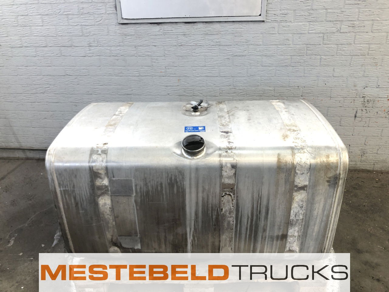 Scania Brandstoftank 500 liter - خزان وقود - شاحنة: صور 1 Scania Brandstoftank 500 liter - خزان وقود - شاحنة: صور 1
