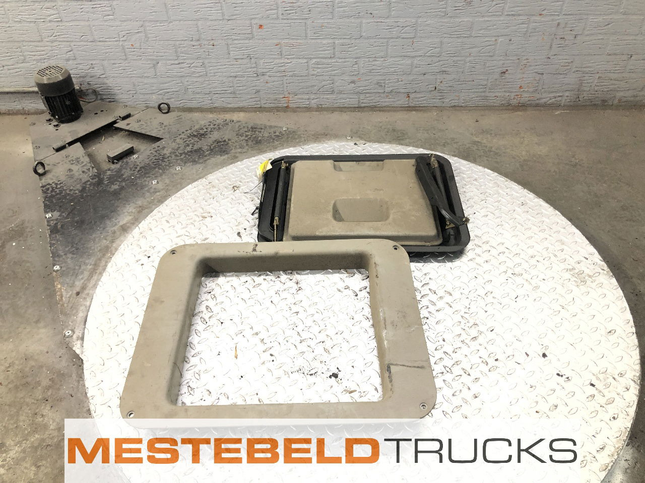 Scania Dakluik P94 - الكابينة والداخلية - شاحنة: صور 1 Scania Dakluik P94 - الكابينة والداخلية - شاحنة: صور 1