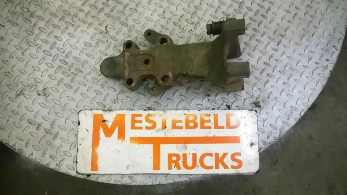 Scania R eactiestangsteun R420 rechts - الإطار / الشاسيه - شاحنة: صور 1 Scania R eactiestangsteun R420 rechts - الإطار / الشاسيه - شاحنة: صور 1