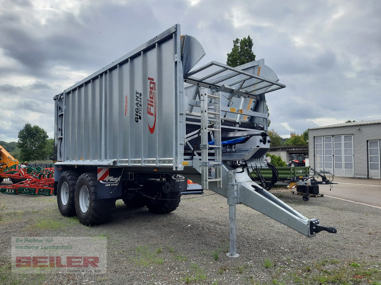 Fliegl ASW 271 C FOX "Franken-Renner" 40m³ - مقطورات الاعلاف: صور 2 Fliegl ASW 271 C FOX "Franken-Renner" 40m³ - مقطورات الاعلاف: صور 2