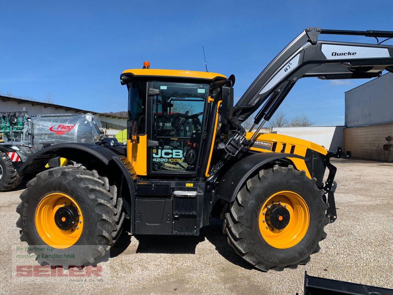 JCB Fastrac 4220 ICON + Frontlader Q7S - جرار: صور 2 JCB Fastrac 4220 ICON + Frontlader Q7S - جرار: صور 2