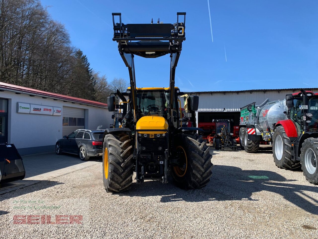 JCB Fastrac 4220 ICON + Frontlader Q7S - جرار: صور 4 JCB Fastrac 4220 ICON + Frontlader Q7S - جرار: صور 4