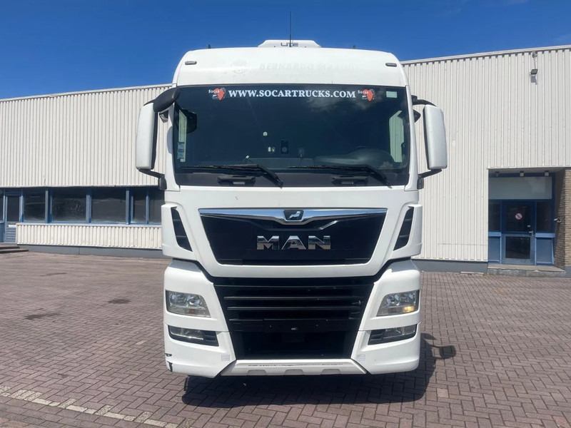 MAN TGX 18.460 Euro 6 Retarder 2x Tanks - شاحنة جرار: صور 2 MAN TGX 18.460 Euro 6 Retarder 2x Tanks - شاحنة جرار: صور 2