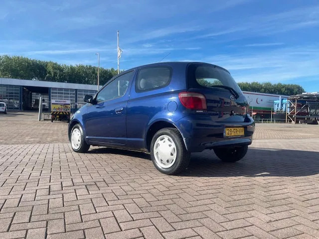 Toyota Yaris 1.3 3DRS - هاتشباك: صور 5 Toyota Yaris 1.3 3DRS - هاتشباك: صور 5