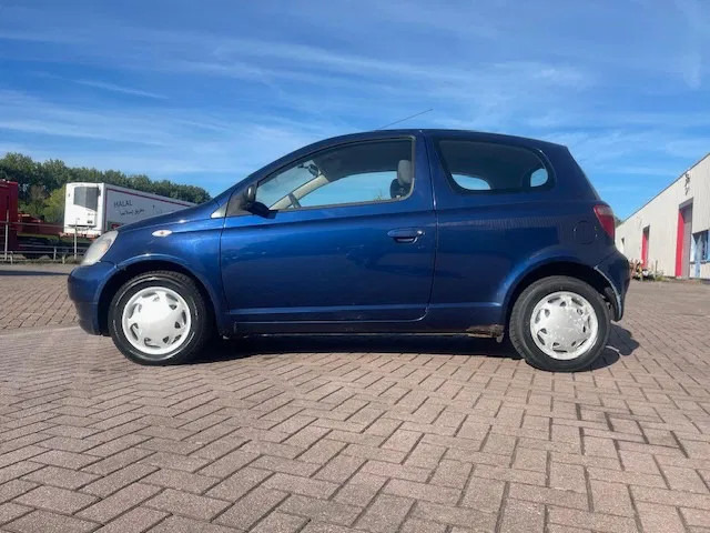 Toyota Yaris 1.3 3DRS - هاتشباك: صور 4 Toyota Yaris 1.3 3DRS - هاتشباك: صور 4