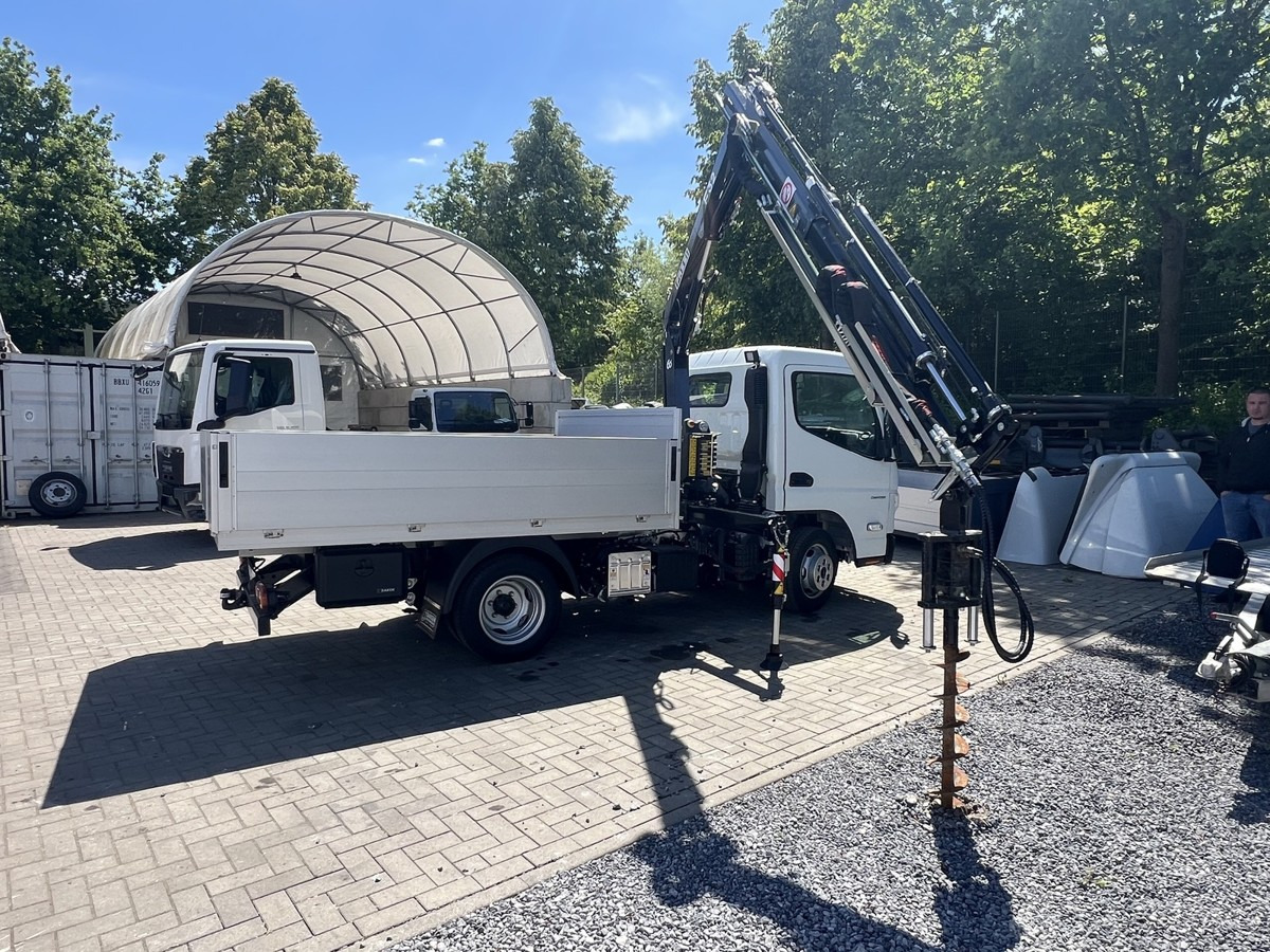 FUSO 3S15 Alu Pritsche 2.80m Ladekran Bohrgerät - الشاحنات الصغيرة المسطحة: صور 2 FUSO 3S15 Alu Pritsche 2.80m Ladekran Bohrgerät - الشاحنات الصغيرة المسطحة: صور 2