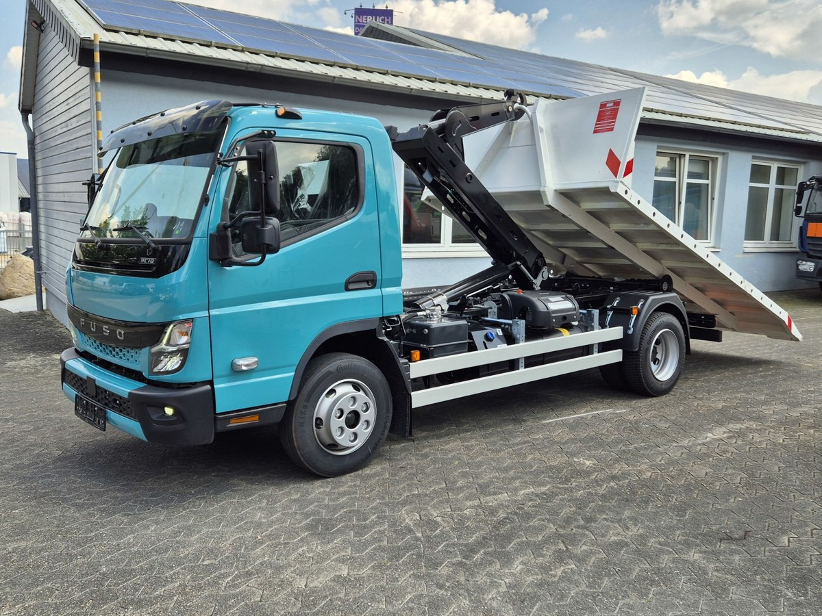 FUSO Canter FUSO 9C18 City Abrollkipper Krokbil Color - شاحنة ذات الخطاف, شاحنة كرين: صور 2 FUSO Canter FUSO 9C18 City Abrollkipper Krokbil Color - شاحنة ذات الخطاف, شاحنة كرين: صور 2