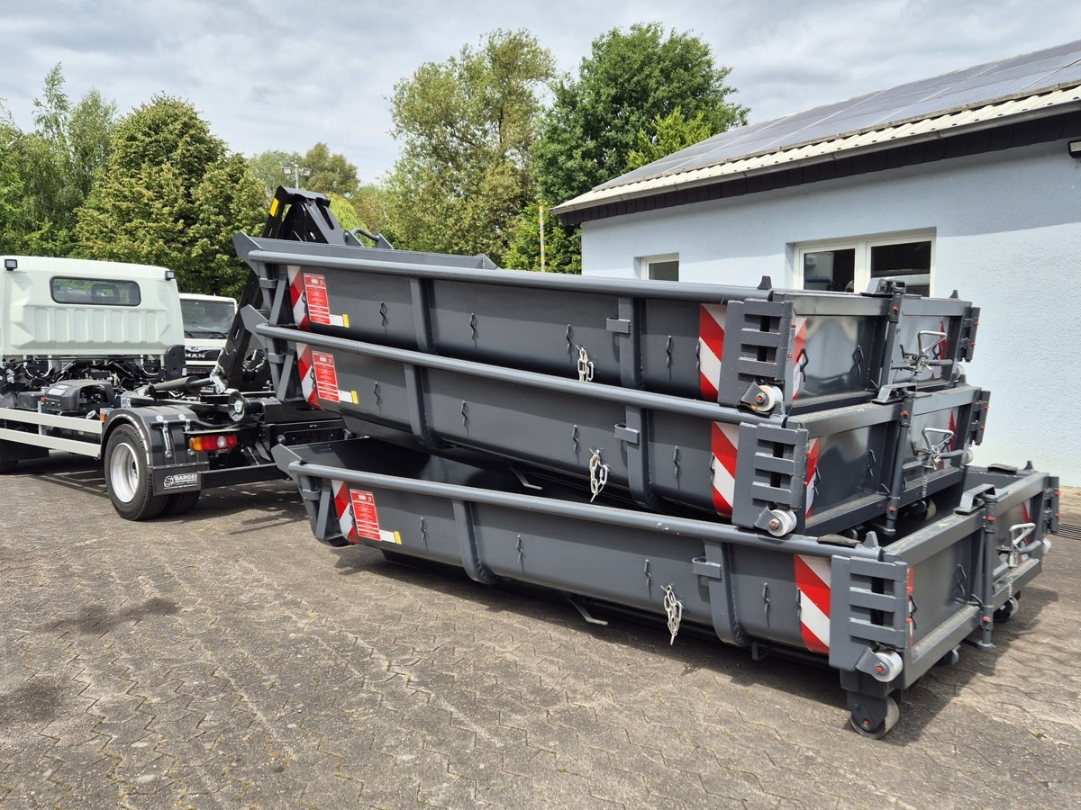 FUSO FUSO 9C18 40km/h City Abrollkipper WLF Swiss CH - شاحنة ذات الخطاف: صور 2 FUSO FUSO 9C18 40km/h City Abrollkipper WLF Swiss CH - شاحنة ذات الخطاف: صور 2