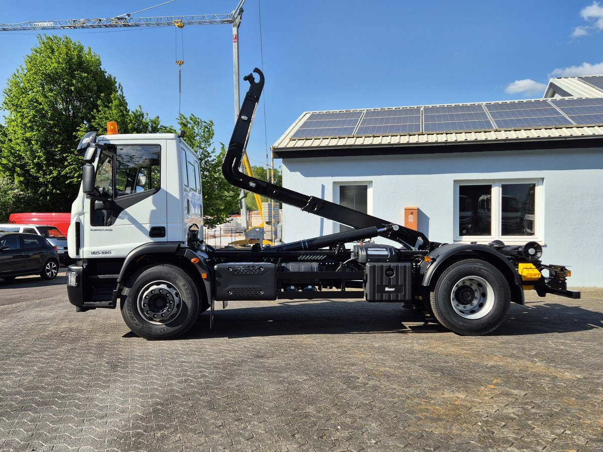 IVECO Euro Cargo 180E32 4x2 Abrollkipper NEU - شاحنة ذات الخطاف: صور 3 IVECO Euro Cargo 180E32 4x2 Abrollkipper NEU - شاحنة ذات الخطاف: صور 3