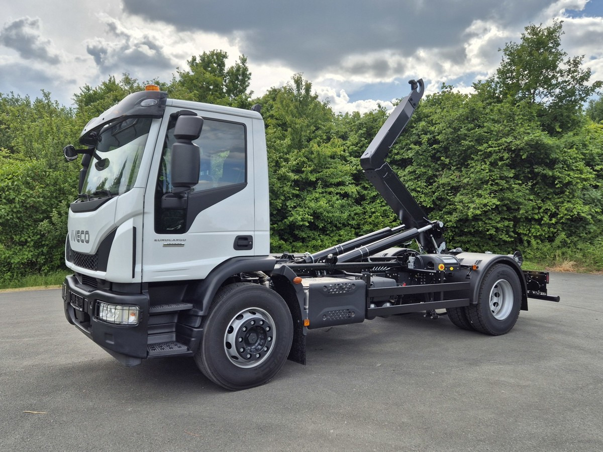 IVECO Euro Cargo 180E32 4x2 Abrollkipper Teleskoparm - شاحنة ذات الخطاف: صور 1 IVECO Euro Cargo 180E32 4x2 Abrollkipper Teleskoparm - شاحنة ذات الخطاف: صور 1
