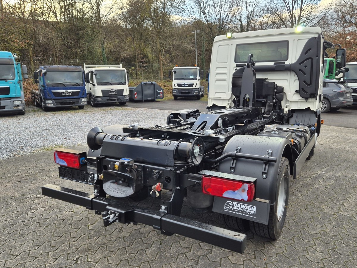 MAN TGL 12.250 BL City Abrollkipper AHK Euro 6 - شاحنة ذات الخطاف: صور 3 MAN TGL 12.250 BL City Abrollkipper AHK Euro 6 - شاحنة ذات الخطاف: صور 3