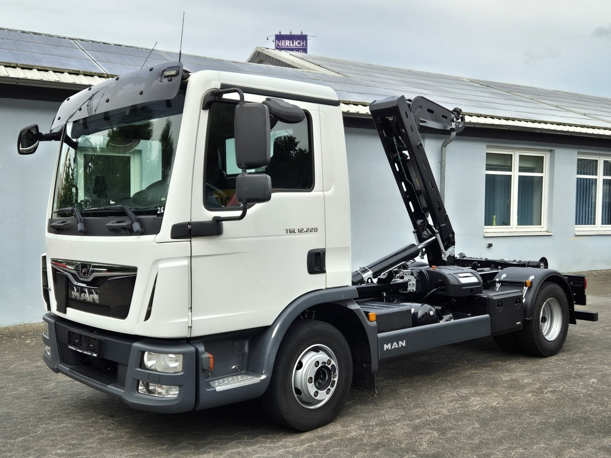 MAN TGL 12.250 BL City Abrollkipper NEU AHK Euro 6 - شاحنة ذات الخطاف: صور 1 MAN TGL 12.250 BL City Abrollkipper NEU AHK Euro 6 - شاحنة ذات الخطاف: صور 1