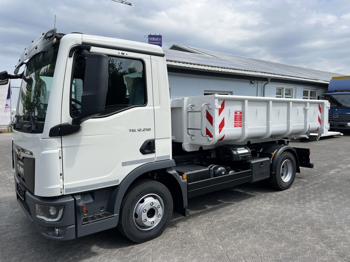 MAN TGL 12.250 BL NEU City Abrollkipper PowerMatic s - شاحنة ذات الخطاف: صور 3 MAN TGL 12.250 BL NEU City Abrollkipper PowerMatic s - شاحنة ذات الخطاف: صور 3