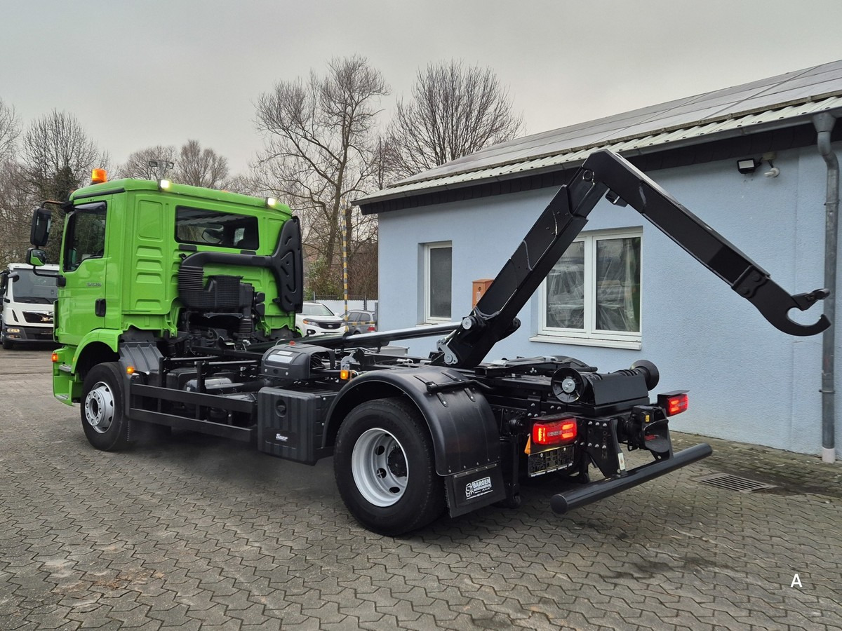 MAN TGM 15.290 BL Aut. Abrollkipper AHK - شاحنة ذات الخطاف: صور 5 MAN TGM 15.290 BL Aut. Abrollkipper AHK - شاحنة ذات الخطاف: صور 5