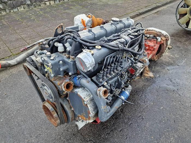 Renault Midliner 210 MIDR060226W4 - قطع الغيار: صور 3 Renault Midliner 210 MIDR060226W4 - قطع الغيار: صور 3