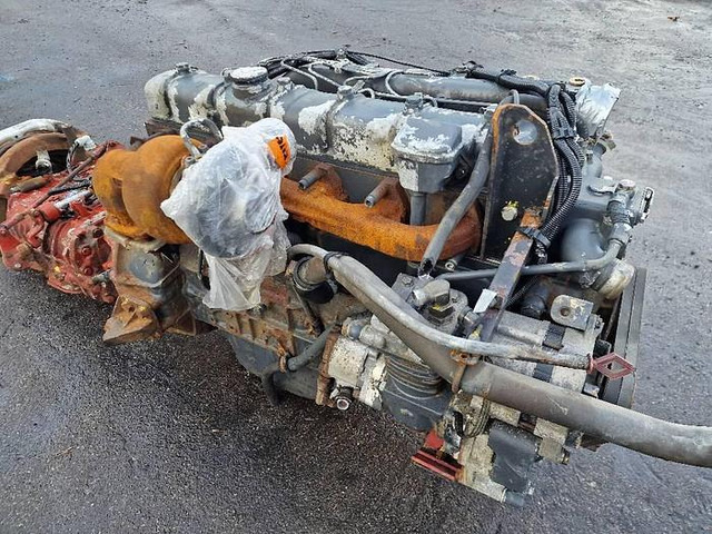 Renault Midliner 210 MIDR060226W4 - قطع الغيار: صور 4 Renault Midliner 210 MIDR060226W4 - قطع الغيار: صور 4