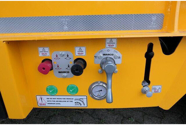 GVN 3GVN, Gelenkt, Hydr. Rampen, Luft-Lift - عربة مسطحة منخفضة نصف مقطورة: صور 4 GVN 3GVN, Gelenkt, Hydr. Rampen, Luft-Lift - عربة مسطحة منخفضة نصف مقطورة: صور 4