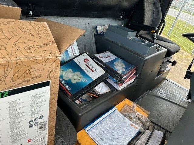 Grove GMK6300 KRAN 300/330 Tonnen - رافعة برجية: صور 4 Grove GMK6300 KRAN 300/330 Tonnen - رافعة برجية: صور 4