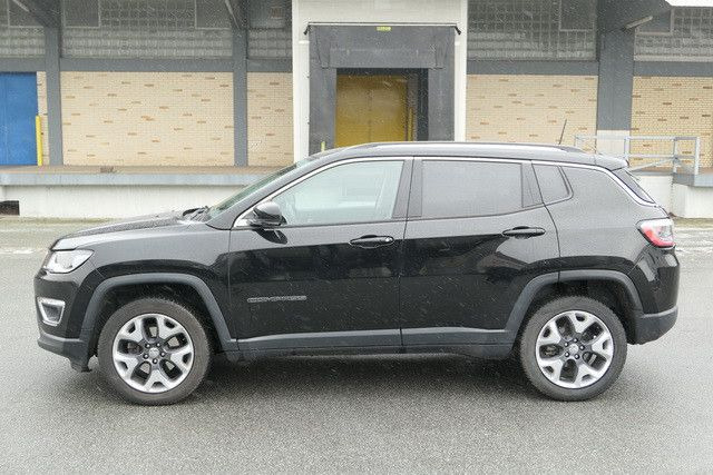 Jeep Compass Limited 4WD/AHK/Klima - سيارة دفع رباعي: صور 3 Jeep Compass Limited 4WD/AHK/Klima - سيارة دفع رباعي: صور 3