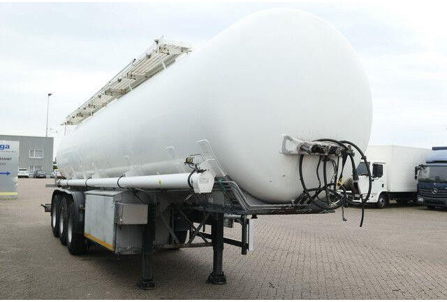 Kässbohrer STH 34/10-24/Tank 34.000 ltr./Unterbefüll./Pumpe - نصف مقطورة صهريج: صور 5 Kässbohrer STH 34/10-24/Tank 34.000 ltr./Unterbefüll./Pumpe - نصف مقطورة صهريج: صور 5