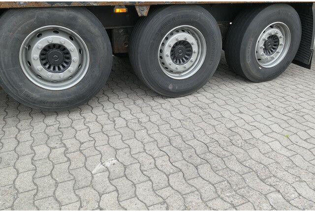 بصندوق مغلق نصف مقطورة Krone SD, Schlüssellochblech, Luft-Lift, SAF-Achsen: صور 11