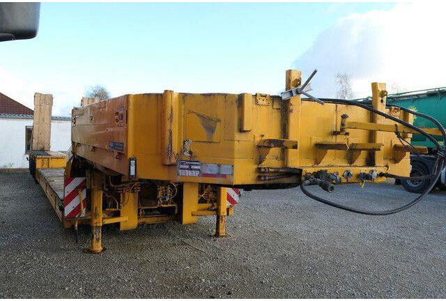 Langendorf SATH 30/34, Hydr. Rampen, Gelenkt, Tiefbett - عربة مسطحة منخفضة نصف مقطورة: صور 3 Langendorf SATH 30/34, Hydr. Rampen, Gelenkt, Tiefbett - عربة مسطحة منخفضة نصف مقطورة: صور 3