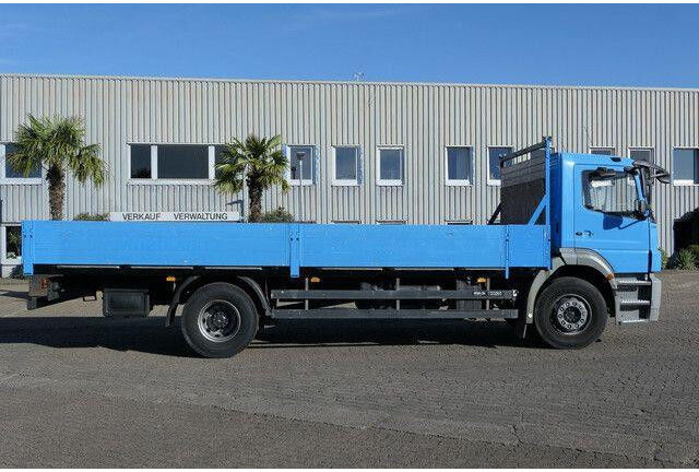 Mercedes-Benz 1824 L Axor 4x2, 3. Sitz, AHK, Gerüstbau, Klima - شاحنات مسطحة: صور 4 Mercedes-Benz 1824 L Axor 4x2, 3. Sitz, AHK, Gerüstbau, Klima - شاحنات مسطحة: صور 4