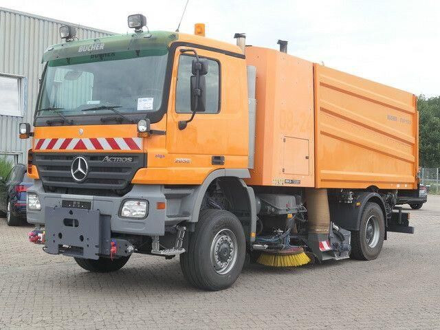 سياره كنس شوارع Mercedes-Benz 2032 A Actros 4x4, Bucher STKF 9500, Airport, AC: صور 7
