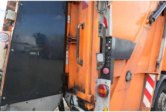 Mercedes-Benz 2532 L Actros 6x2, Faun, Zöller, 24m³, MP3, AC - شاحنة القمامة: صور 5 Mercedes-Benz 2532 L Actros 6x2, Faun, Zöller, 24m³, MP3, AC - شاحنة القمامة: صور 5