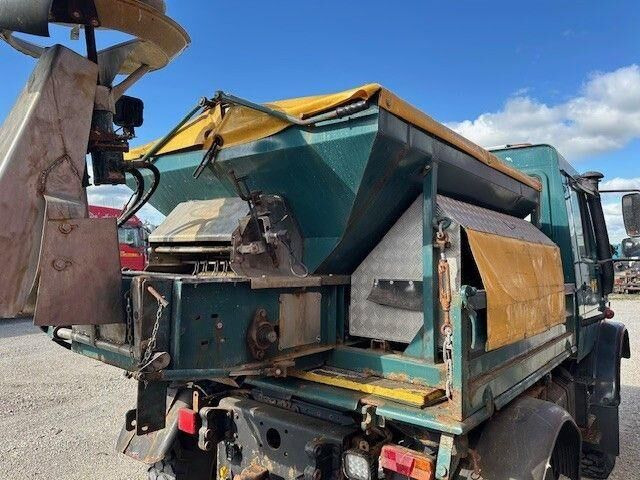 Unimog U 1400 4x4,Winterdienst,Schneeschild,Salzstreuer - آلات البناء: صور 2 Unimog U 1400 4x4,Winterdienst,Schneeschild,Salzstreuer - آلات البناء: صور 2