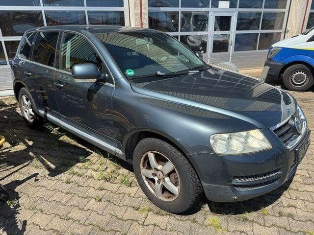 Volkswagen Touareg 3.2 V6/ GETRIEBESCHADEN /Motor läuft! - الشاحنات الصغيرة المسطحة: صور 3 Volkswagen Touareg 3.2 V6/ GETRIEBESCHADEN /Motor läuft! - الشاحنات الصغيرة المسطحة: صور 3